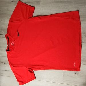 Nike Dri-Fit Standard Fit T-shirt
